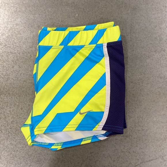 Medium Nike DRI-FIT Spandex - Picture 2 of 3